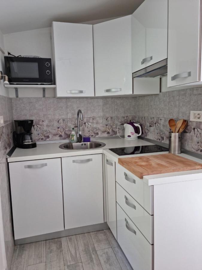 Apartments Zala Matusan Supetarska Draga Bagian luar foto