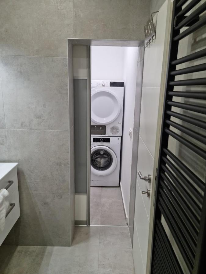 Apartments Zala Matusan Supetarska Draga Bagian luar foto