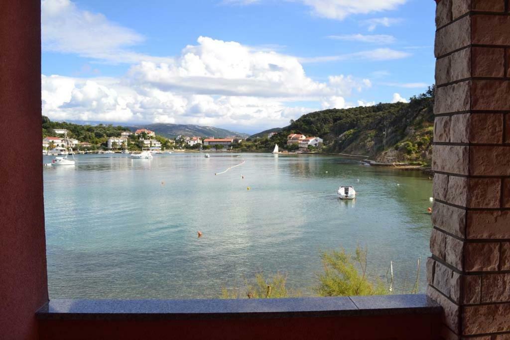 Apartments Zala Matusan Supetarska Draga Bagian luar foto