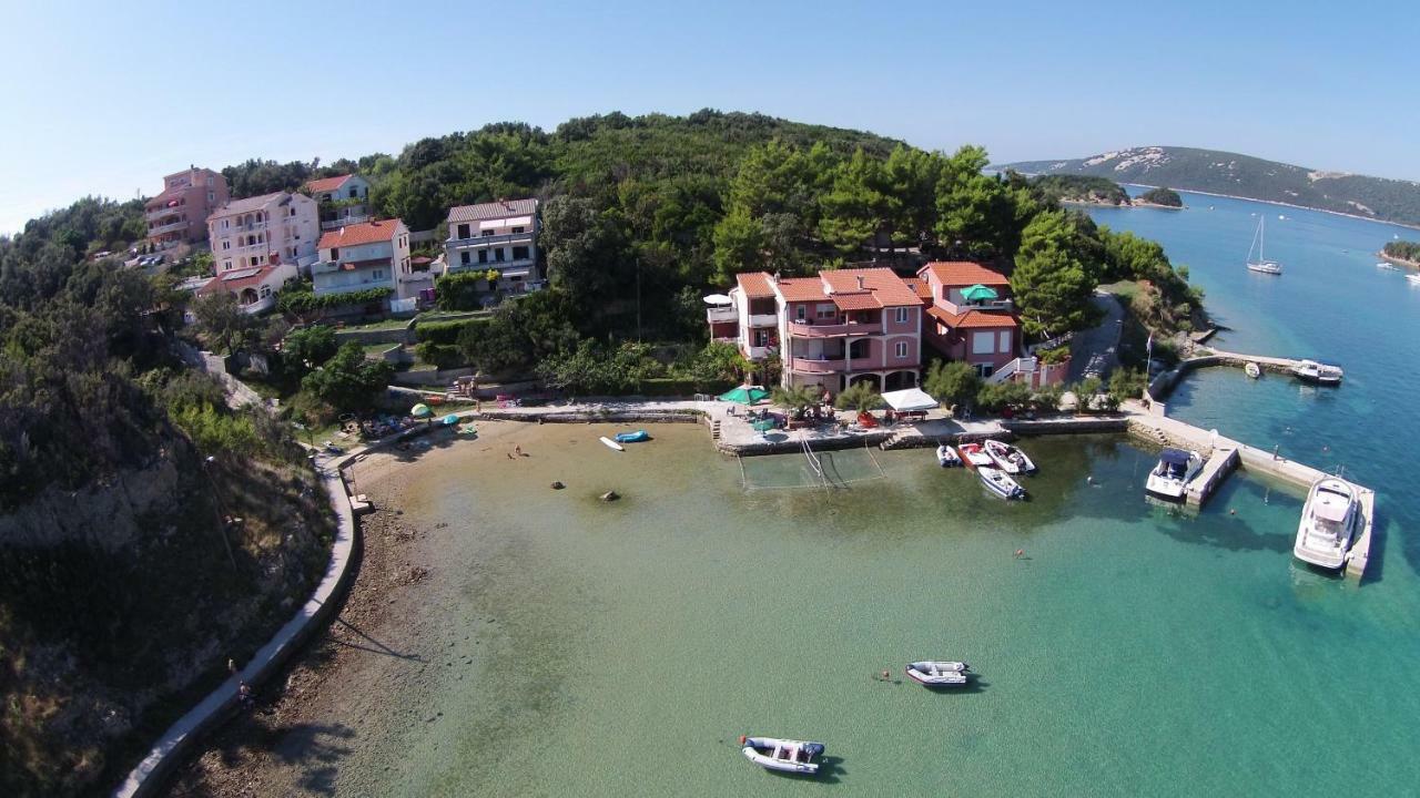 Apartments Zala Matusan Supetarska Draga Bagian luar foto