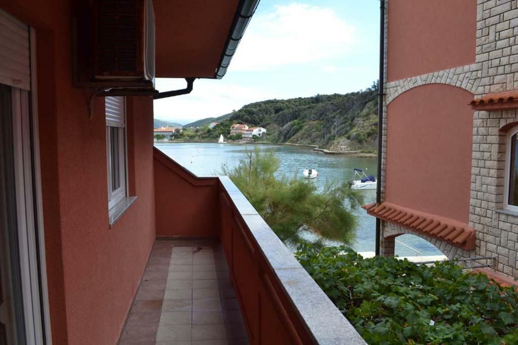 Apartments Zala Matusan Supetarska Draga Bagian luar foto